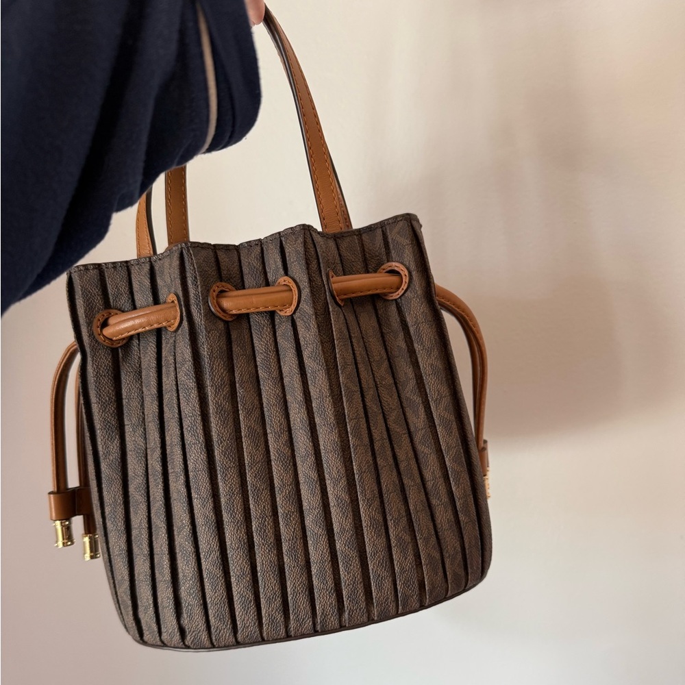 Michael Kors Willa Extra-Small Pleated Logo Tote Bag - Picture 12 of 12